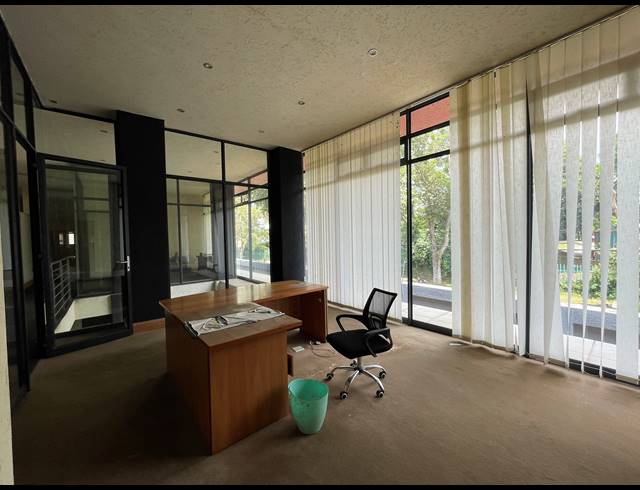 3,965M² INVESTMENT FOR SALE IN HOUGHTON ESTATE